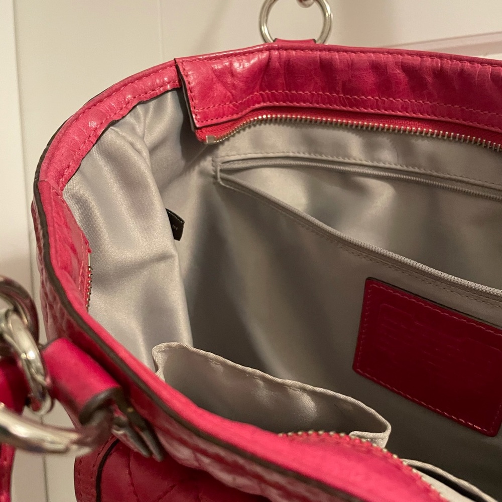 Coach purse in Magenta - Picture 3 of 9